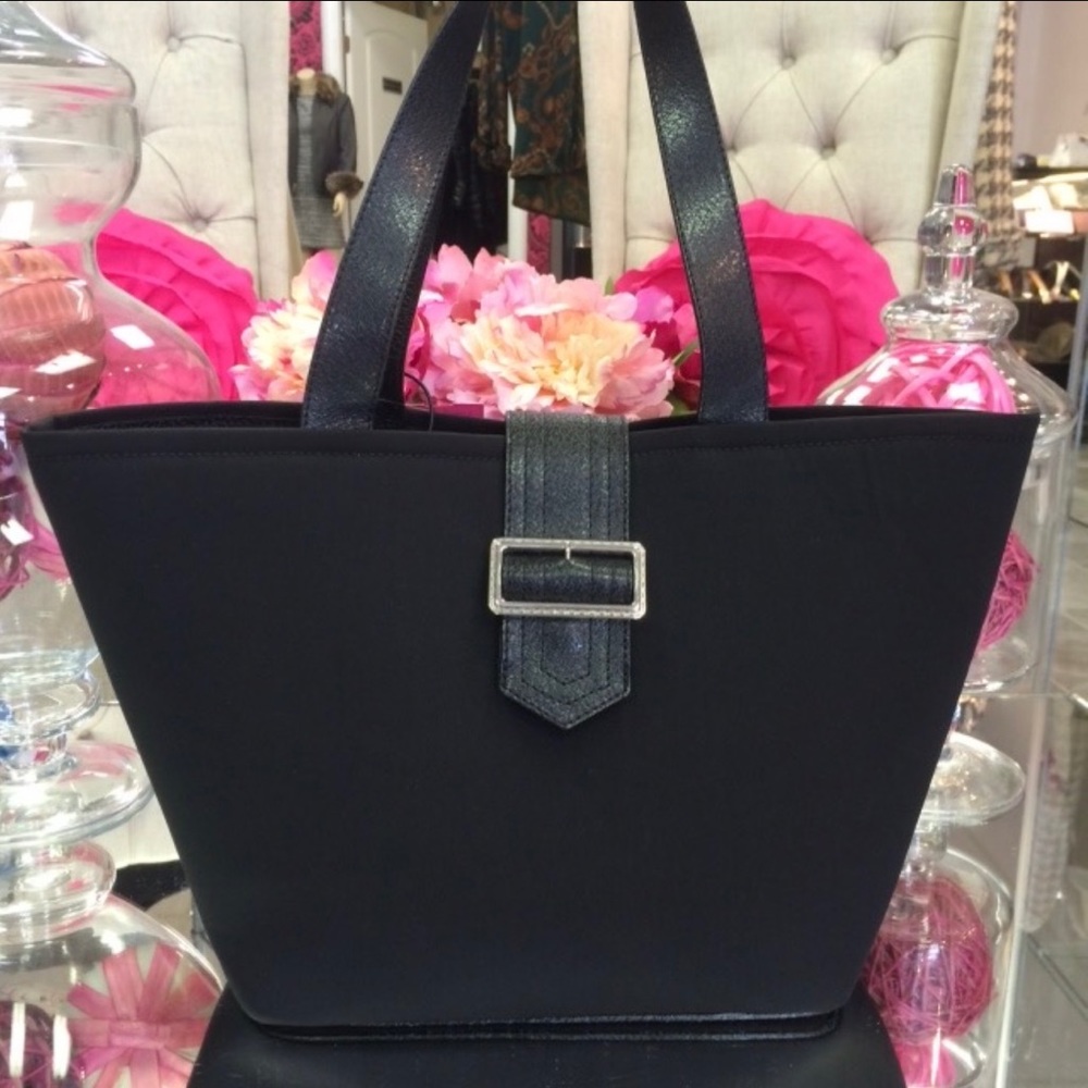 Burberry Black Tote w Leather Handles. In pristine condition